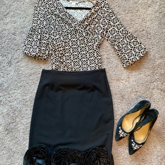 Black Floral Applique Skirt - Picture 2 of 2